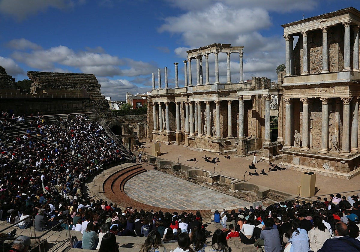 El teatro clásico inunda Mérida con la inauguración del Festival Juvenil Grecolatino